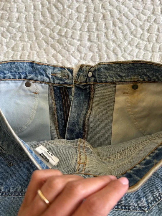 Levi's Vintage-Style Blue Denim Jean Shorts - Picture 6 of 6